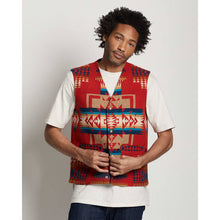 Load image into Gallery viewer, Pendleton Chief Joseph Red Snap Quilt Vest