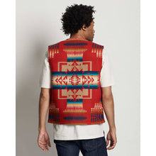 Load image into Gallery viewer, Pendleton Chief Joseph Red Snap Quilt Vest