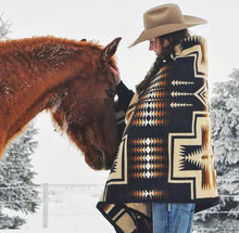 Load image into Gallery viewer, PENDLETON. HARDING OXFORD BLACK BLANKET ROBE.