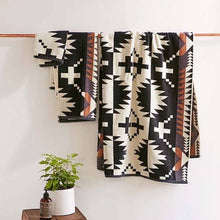 Load image into Gallery viewer, PENDLETON. SPIDER ROCK JACQUARD TOWEL.
