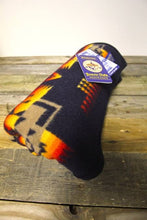 Load image into Gallery viewer, PENDLETON. CHIEF JOSEPH, INDIGO BLANKET ROBE.