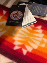 Load image into Gallery viewer, PENDLETON. CHIEF JOSEPH IVORY BLANKET, PORTLAND. FREE POST VALUED AT $28