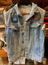 Load image into Gallery viewer, Rare Vintage 80's-90s Levis Battle Vest, 38 Small