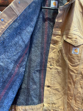 Load image into Gallery viewer, Rare Cut. Carhartt Vintage Trucker Blanket Lined. L-XL