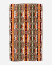 Load image into Gallery viewer, PENDLETON. CHIEF JOSEPH KHAKI JACQUARD TOWEL.