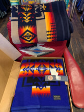 Load image into Gallery viewer, Pendleton Chief Joseph Sapphire Blanket.Portland, Oregon