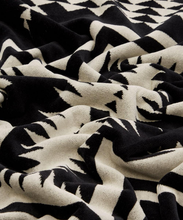 Load image into Gallery viewer, PENDLETON XL HARDING BLACK JACQUARD TOWEL. FREE POSTAGE