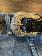 Load image into Gallery viewer, Steer Head Buckle Belt
