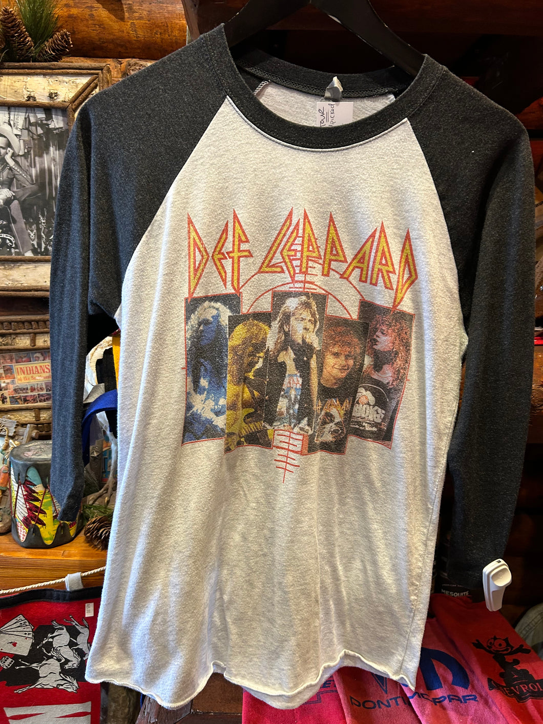 Vintage Def Leppard 2016 Tour Raglan, Small