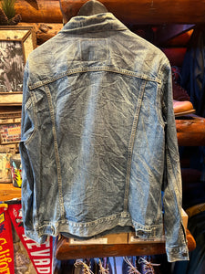 5. Vintage Levis Trucker Jacket Midfade, XL