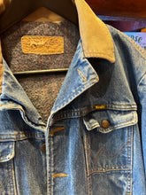 Load image into Gallery viewer, Vintage Wrangler Blanket Lined Denim Jacket, Small
