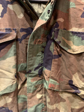 Load image into Gallery viewer, 28. Vintage US Army M-65 Camo Jungle Field Jacket, Medium Regular
