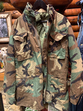 Load image into Gallery viewer, 29. Vintage US Army M-65 Jungle Camo Field Jacket, Medium Long
