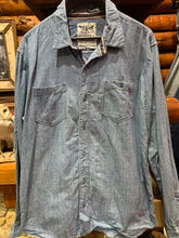Load image into Gallery viewer, Levis Chambray Shirt, M-L
