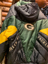 Load image into Gallery viewer, Vintage Greenbay Packers Pro Layer Puffer Jacket, Large. FREE POSTAGE
