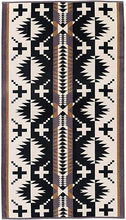 Load image into Gallery viewer, PENDLETON. SPIDER ROCK JACQUARD TOWEL.
