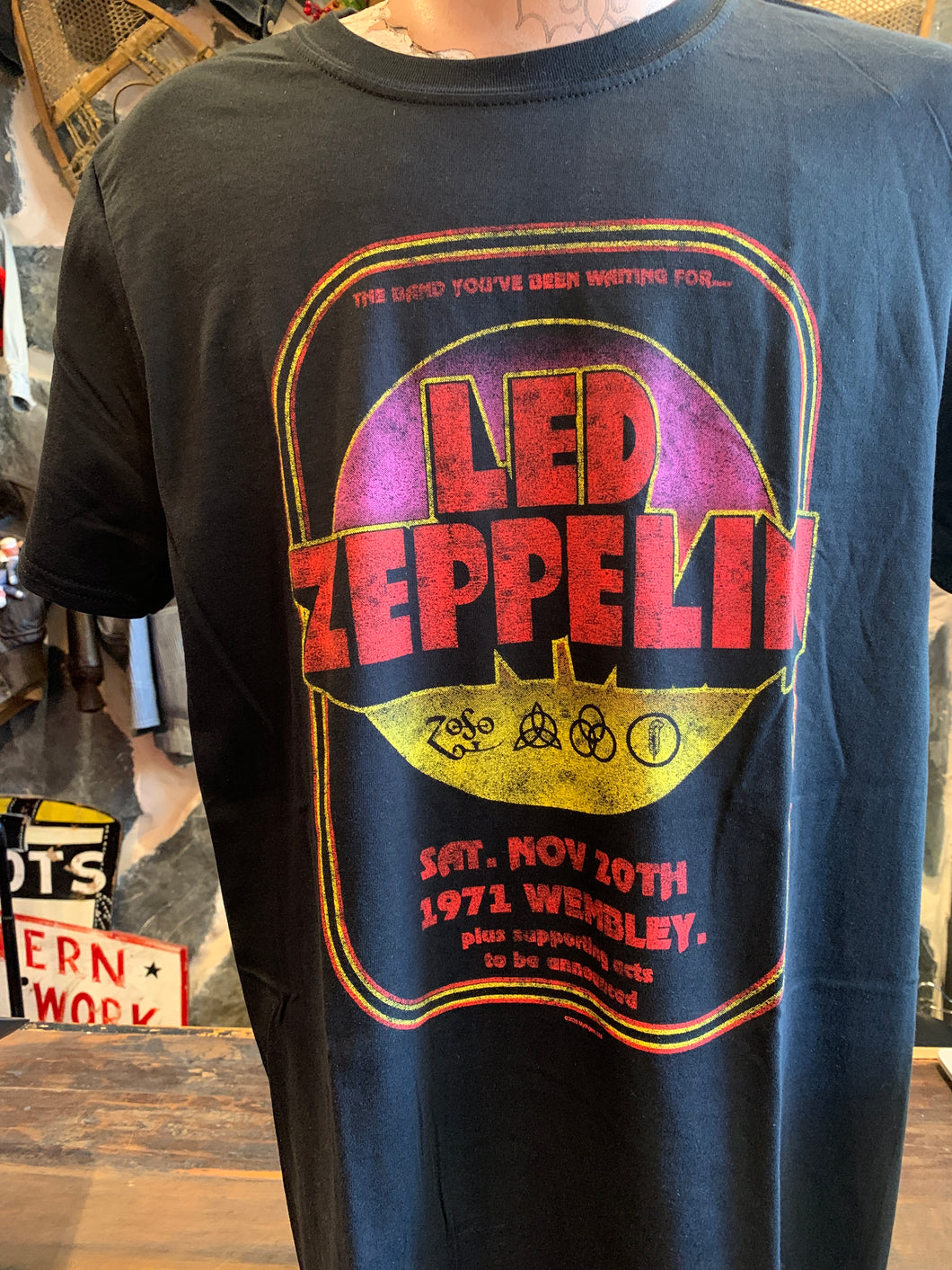 Led Zeppelin, 1971 Wembley, Soft Vintage Feel Tshirt