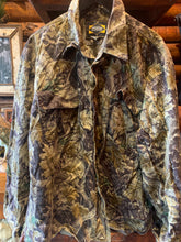 Load image into Gallery viewer, Vintage Real Tree Camo Heavy Flanny, XL-XXL
