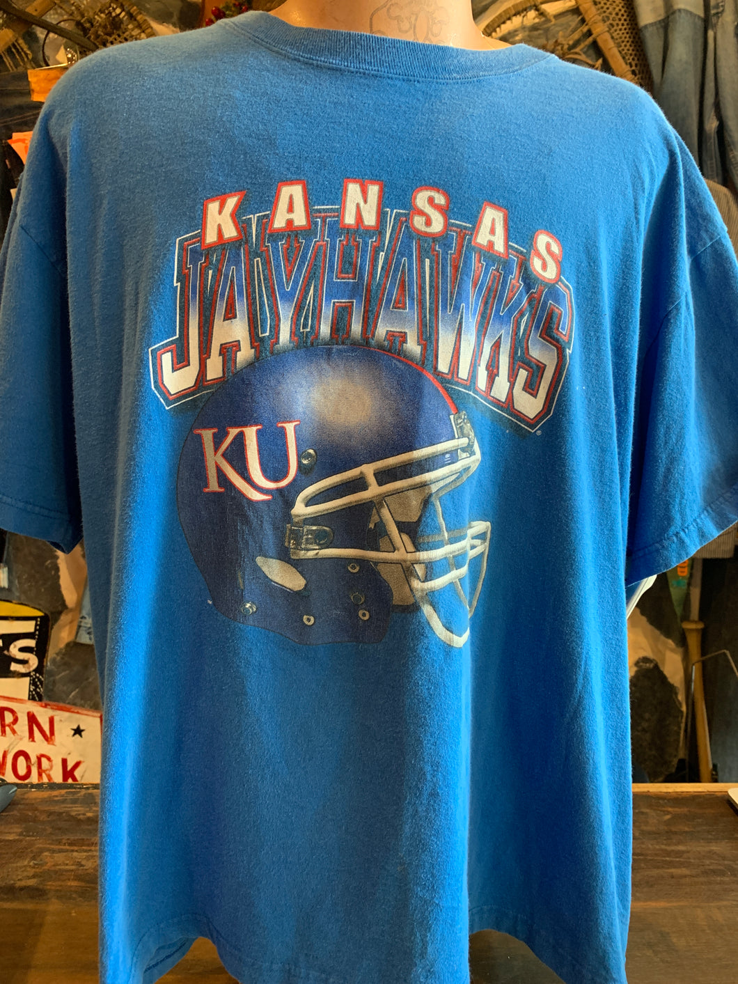 Kansas Jayhawks. Large-XL