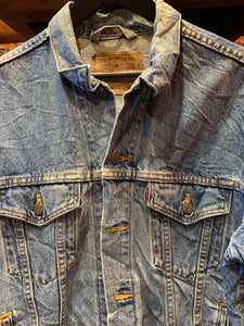 16. Vintage Levis Denim Trucker Jacket, Medium