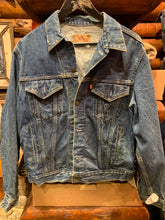 Load image into Gallery viewer, 25. Vintage Levis Trucker Denim Jacket, Small
