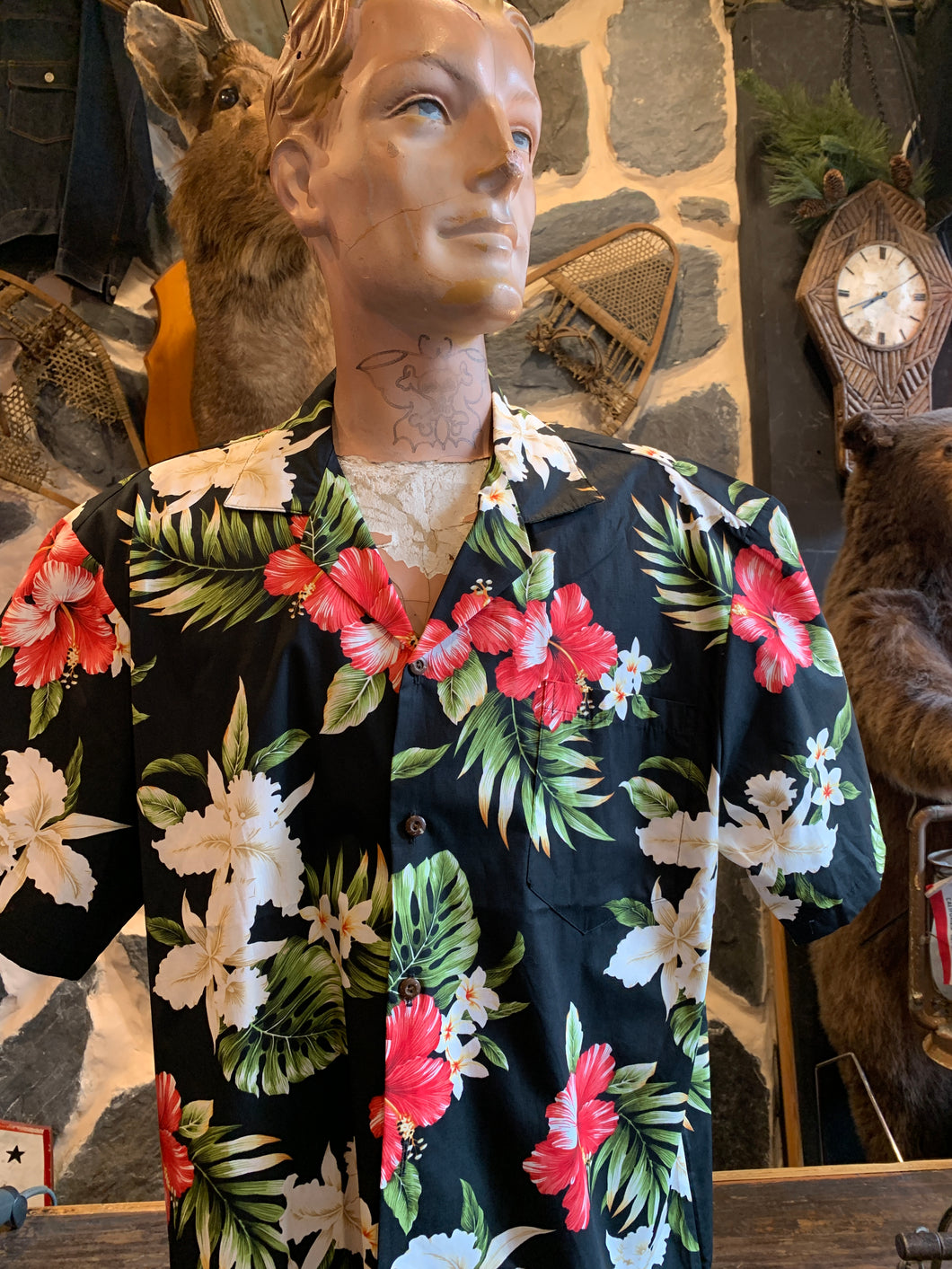 Authentic Hawaiian Shirt 5. Hibiscus Black. Imported from Honolulu