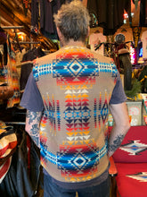 Load image into Gallery viewer, Pendleton Coho Pilot Rock Vest - Quilt Lining, Portland. Free Postage
