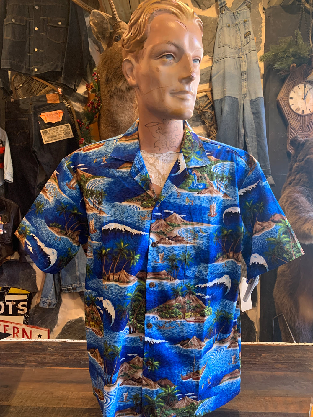 8. Authentic Hawaiian Shirt. Waikiki Beach. Blue. Made In Honolulu