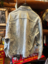 Load image into Gallery viewer, 7. Levis Vintage Denim Jacket Faded, Large
