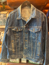 Load image into Gallery viewer, 11. Vintage Levis Trucker Denim Jacket, Medium.
