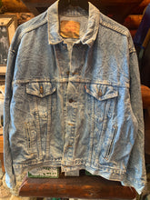 Load image into Gallery viewer, 14. Vintage Levis Trucker Jacket, Large.
