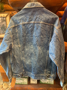 15. Vintage Levis Denim Jacket, Medium. FREE POSTAGE