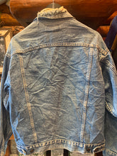 Load image into Gallery viewer, 18. Vintage Levis Trucker Jacket, Small.
