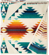Load image into Gallery viewer, Pendleton Falcon Cove Sunset Beach Towel Sand. FREE POSTAGE valued at $18
