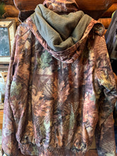 Load image into Gallery viewer, Vintage Real Tree Camo Tracker Hooded Fleece Lined Hunting Jacket, Large. FREE POST
